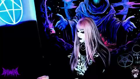 Snapshot of blasphemiangxrl chatting on 03-08-25, 05:11 online show from 03-08-25, 05:11