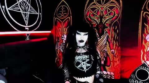 Snapshot of blasphemiangxrl chatting on 09-15-25, 05:35 online show from 09-15-25, 05:35