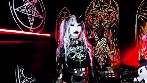 Snapshot of blasphemiangxrl chatting on 10-03-25, 02:08 online show from 10-03-25, 02:08