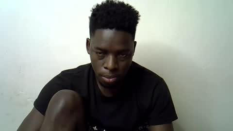 Snapshot of blesse_mixed chatting on 10-26-25, 08:20 Black brown online show from 10-26-25, 08:20