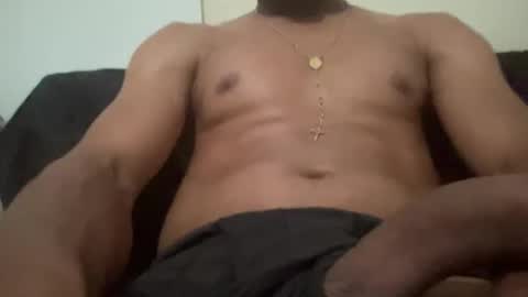 Snapshot of blingsexxx420 chatting on 10-12-25, 07:13 blingsexxx420 online show from 10-12-25, 07:13