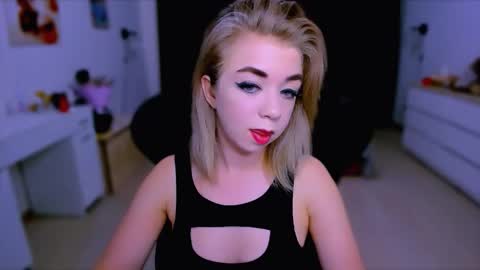 Nicole online show from 09-27-25, 12:43