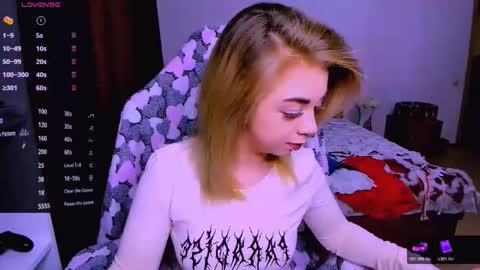 Nicole online show from 11-25-25, 05:40