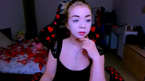 Snapshot of blinkofeyess chatting on 02-17-26, 04:31 Nicole online show from 02-17-26, 04:31