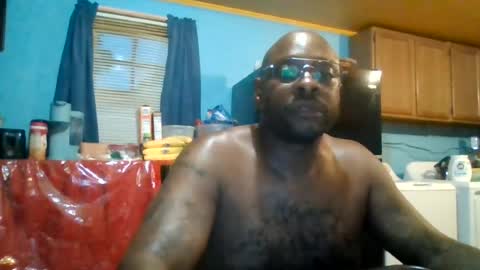 Snapshot of blkdiamonddick69 chatting on 06-11-26, 01:05 blkdiamonddick69 online show from 06-11-26, 01:05