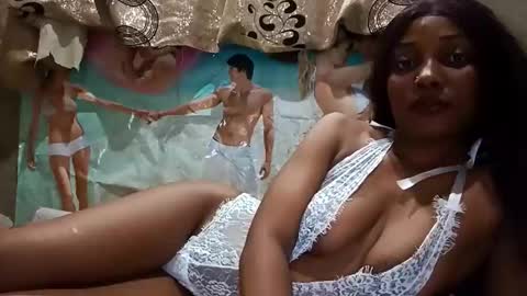 Lola online show from 11-25-25, 01:49