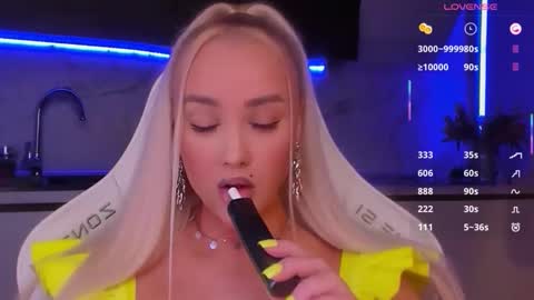 Snapshot of blond_diamond chatting on 04-26-26, 02:53 Lana online show from 04-26-26, 02:53