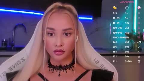 Snapshot of blond_diamond chatting on 05-27-26, 02:08 Lana online show from 05-27-26, 02:08