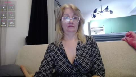 Snapshot of blond_woman chatting on 01-15-25, 08:48 Karina online show from 01-15-25, 08:48