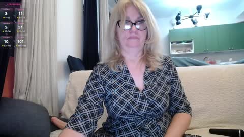 Snapshot of blond_woman chatting on 01-28-25, 09:19 Karina online show from 01-28-25, 09:19