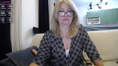 Snapshot of blond_woman chatting on 01-31-25, 09:16 Karina online show from 01-31-25, 09:16