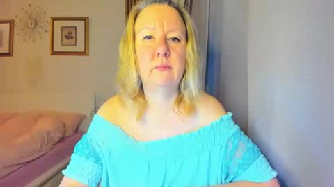 Snapshot of blonde_angel20 chatting on 01-04-25, 05:16 Nicole online show from 01-04-25, 05:16