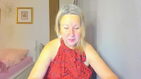 Snapshot of blonde_angel20 chatting on 01-08-25, 05:16 Nicole online show from 01-08-25, 05:16