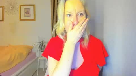 Snapshot of blonde_angel20 chatting on 01-30-25, 05:17 Nicole online show from 01-30-25, 05:17