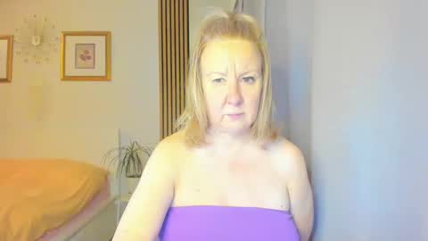 Snapshot of blonde_angel20 chatting on 02-05-25, 08:46 Nicole online show from 02-05-25, 08:46