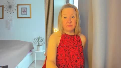 Snapshot of blonde_angel20 chatting on 03-07-25, 06:46 Nicole online show from 03-07-25, 06:46