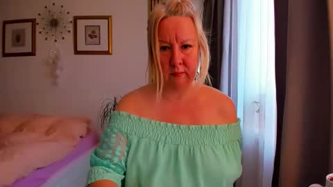 Nicole online show from 02-03-26, 06:40