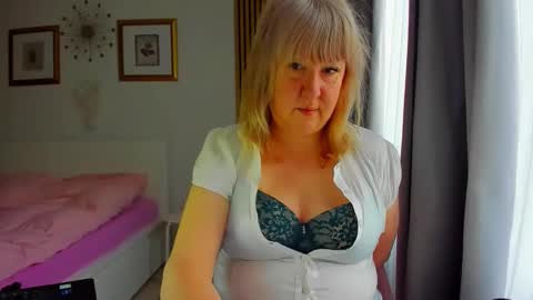 Nicole online show from 05-01-26, 03:22