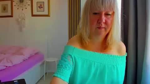 Nicole online show from 05-02-26, 04:17