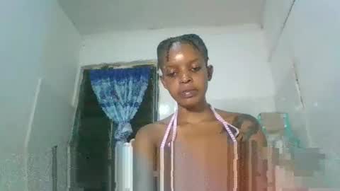 blonde_queenie online show from 04-07-26, 08:53