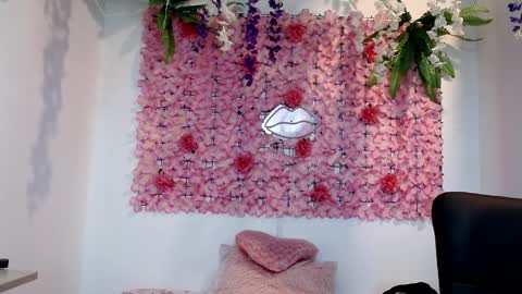 blonde_squirt_ online show from 12-15-24, 08:41