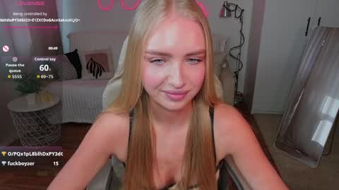 Snapshot of blonde_vibe chatting on 04-03-26, 10:46 Nessa online show from 04-03-26, 10:46