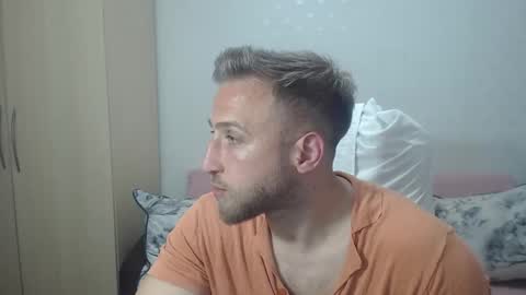 Snapshot of blondeagle chatting on 05-17-26, 09:22 Mr Blond online show from 05-17-26, 09:22