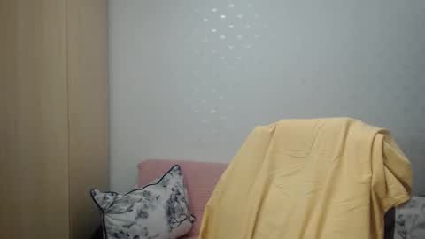 Snapshot of blondeagle chatting on 05-27-26, 07:00 Mr Blond online show from 05-27-26, 07:00