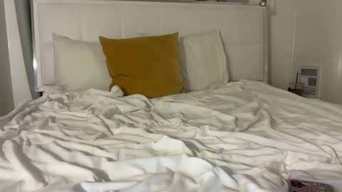 blondebunny999 online show from 05-01-26, 12:37