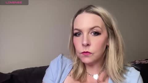 Snapshot of blondejj chatting on 10-05-25, 06:50 JJ online show from 10-05-25, 06:50