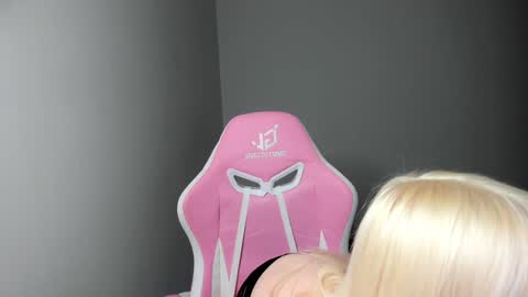 Elisa online show from 12-06-24, 01:18