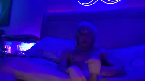 Snapshot of blondezombieboi chatting on 01-04-25, 08:49 blondezombieboi online show from 01-04-25, 08:49
