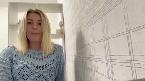 blondie_xoxoxo online show from 09-28-25, 01:49