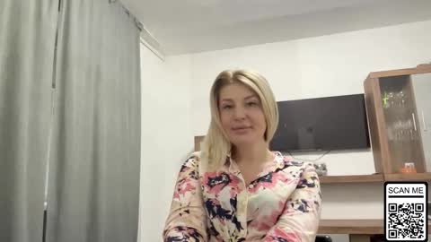 blondie_xoxoxo online show from 10-08-25, 06:11