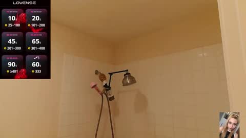 Snapshot of blondiebubblebooty chatting on 02-20-26, 04:09 Bubbles online show from 02-20-26, 04:09
