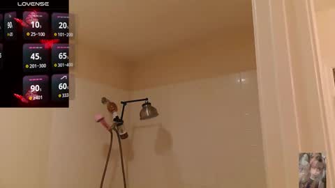 Snapshot of blondiebubblebooty chatting on 02-22-26, 02:56 Bubbles online show from 02-22-26, 02:56