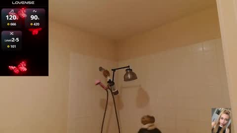 Snapshot of blondiebubblebooty chatting on 03-01-26, 03:30 Bubbles online show from 03-01-26, 03:30