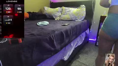 Snapshot of blondiebubblebooty chatting on 03-19-26, 06:39 Bubbles online show from 03-19-26, 06:39