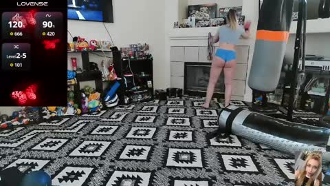 Snapshot of blondiebubblebooty chatting on 03-25-26, 03:51 Bubbles online show from 03-25-26, 03:51