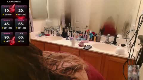 Snapshot of blondiebubblebooty chatting on 03-29-26, 03:50 Bubbles online show from 03-29-26, 03:50