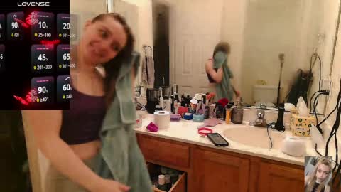 Snapshot of blondiebubblebooty chatting on 04-07-26, 06:14 Bubbles online show from 04-07-26, 06:14
