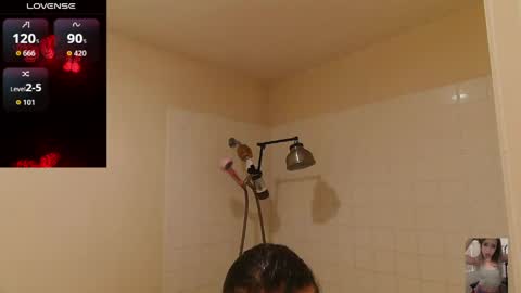 Snapshot of blondiebubblebooty chatting on 04-13-26, 12:43 Bubbles online show from 04-13-26, 12:43