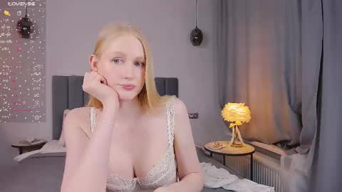 Snapshot of blondiemermaid chatting on 02-22-25, 06:08 Mia online show from 02-22-25, 06:08