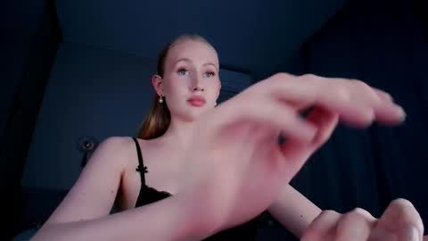 Snapshot of blondiemermaid chatting on 05-09-26, 09:09 Mia online show from 05-09-26, 09:09