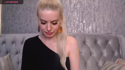 Helen online show from 01-17-25, 01:04