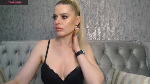 Helen online show from 02-08-25, 02:36