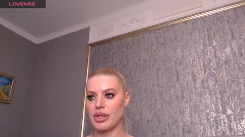 Helen online show from 03-11-25, 12:33