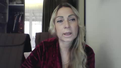 Iren online show from 10-25-25, 12:23