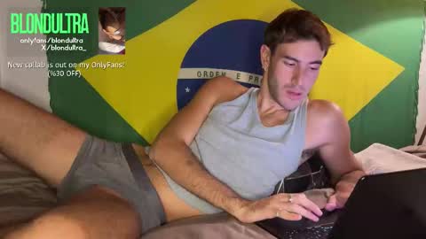 Snapshot of blondultra chatting on 09-22-25, 08:44 blondultra online show from 09-22-25, 08:44