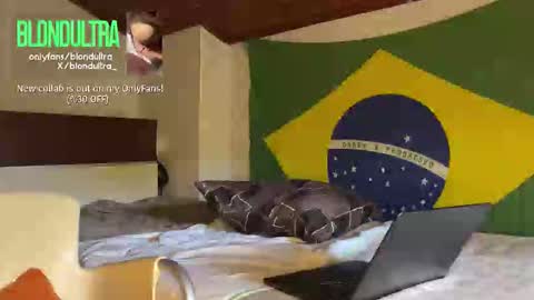 Snapshot of blondultra chatting on 09-27-25, 02:00 blondultra online show from 09-27-25, 02:00